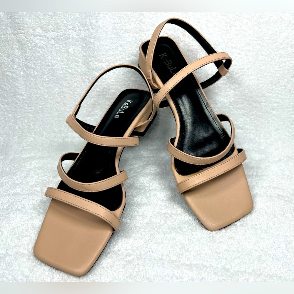 New KeBuLe, nude/tan sandal,  size 9